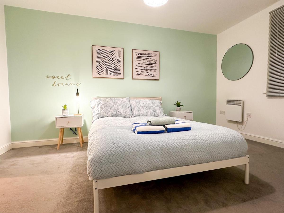 Luxury 2 Bedroom City Centre Apartment - Secure Parking - Amazing Location! Canterbury Zewnętrze zdjęcie