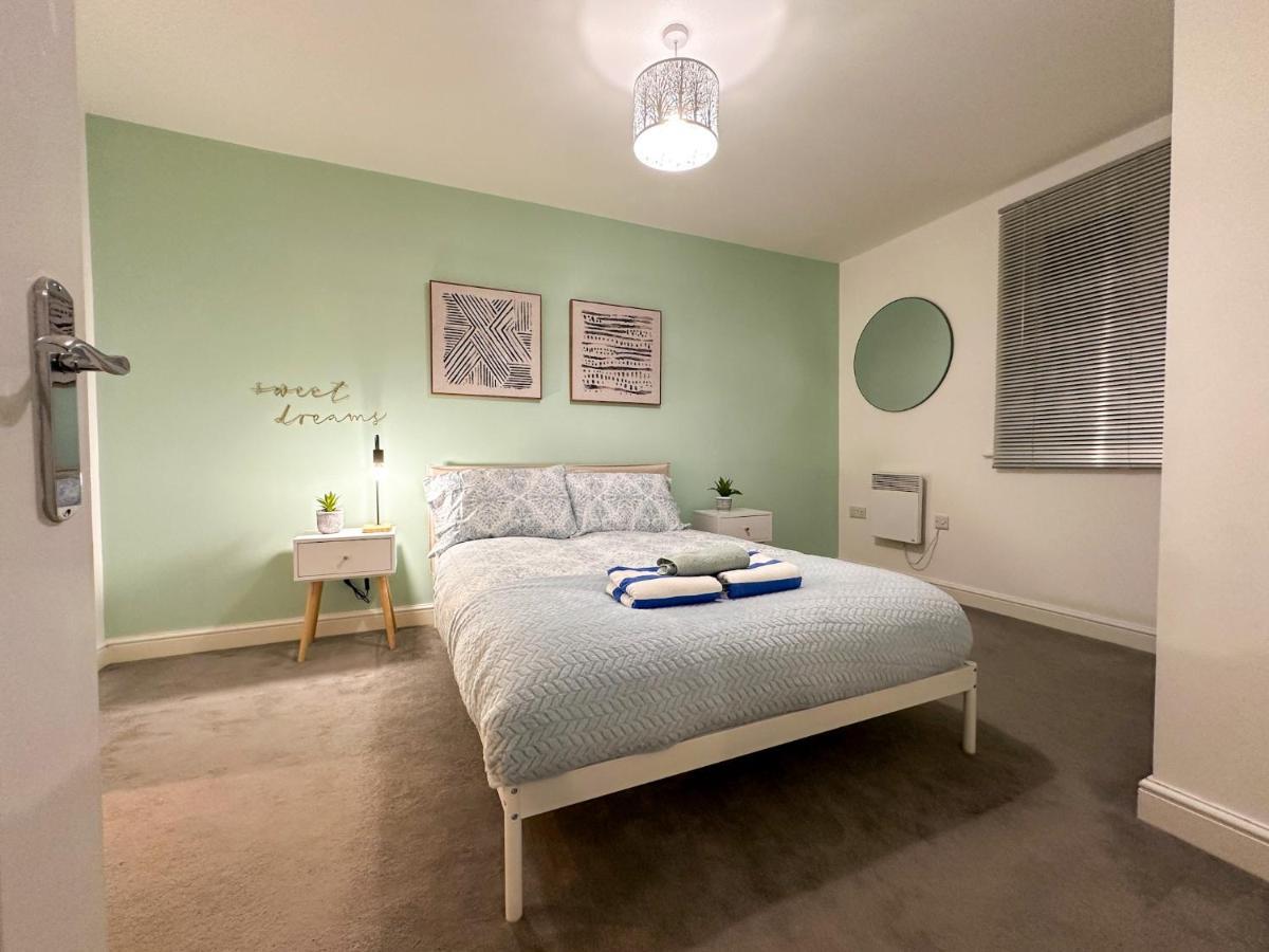 Luxury 2 Bedroom City Centre Apartment - Secure Parking - Amazing Location! Canterbury Zewnętrze zdjęcie
