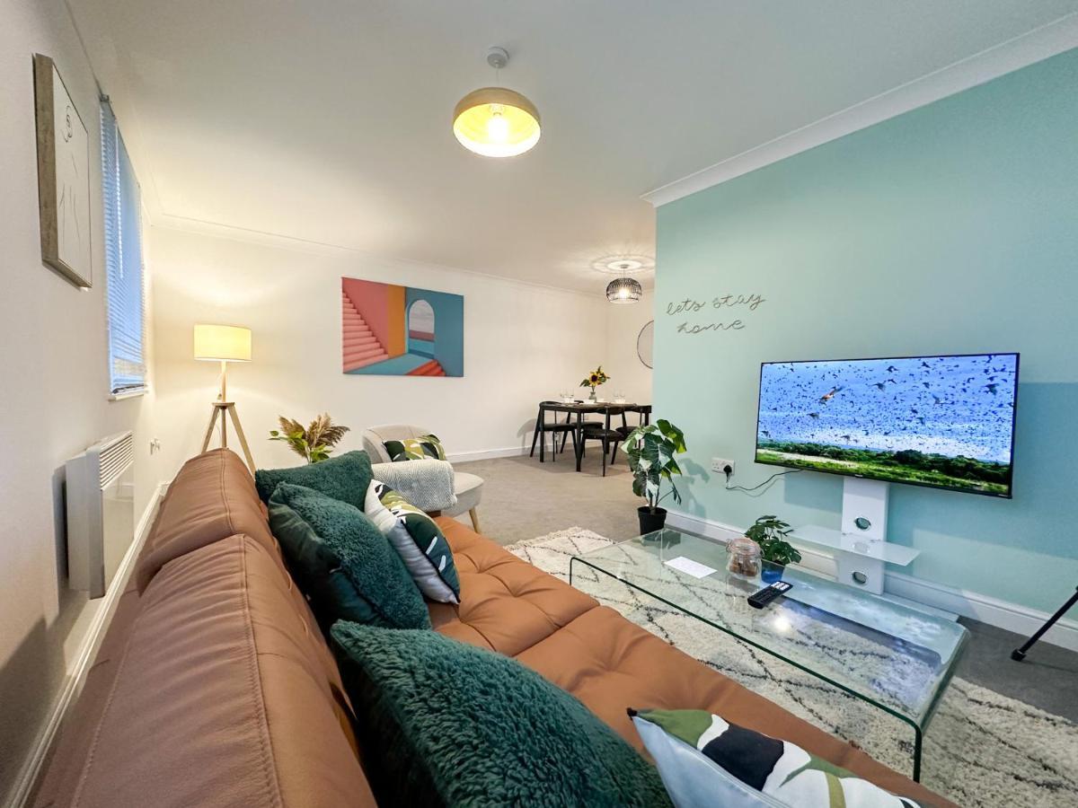 Luxury 2 Bedroom City Centre Apartment - Secure Parking - Amazing Location! Canterbury Zewnętrze zdjęcie