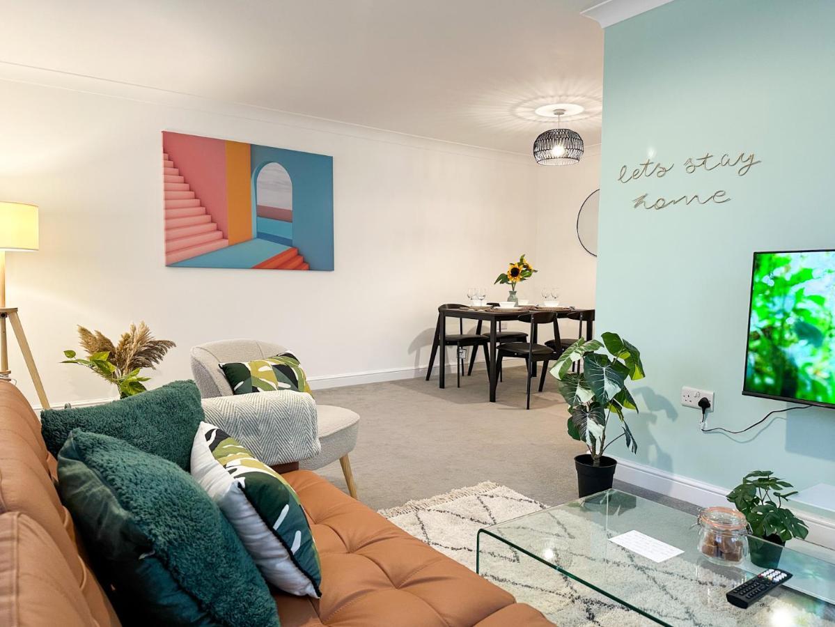 Luxury 2 Bedroom City Centre Apartment - Secure Parking - Amazing Location! Canterbury Zewnętrze zdjęcie