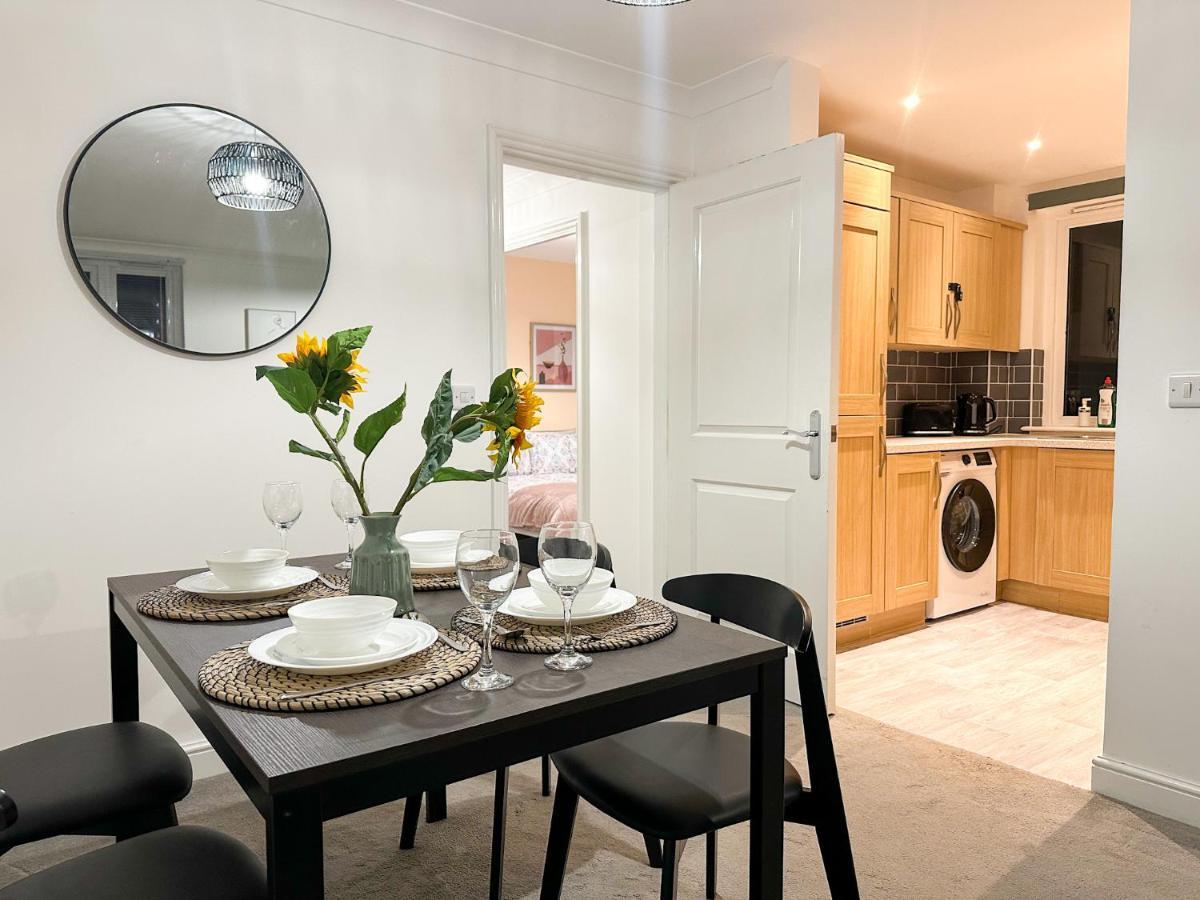 Luxury 2 Bedroom City Centre Apartment - Secure Parking - Amazing Location! Canterbury Zewnętrze zdjęcie